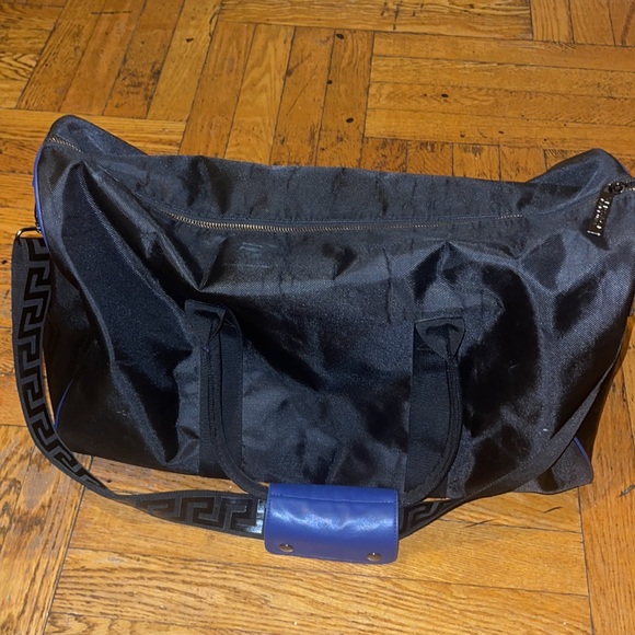 Versace gym bags - Picture 2 of 4